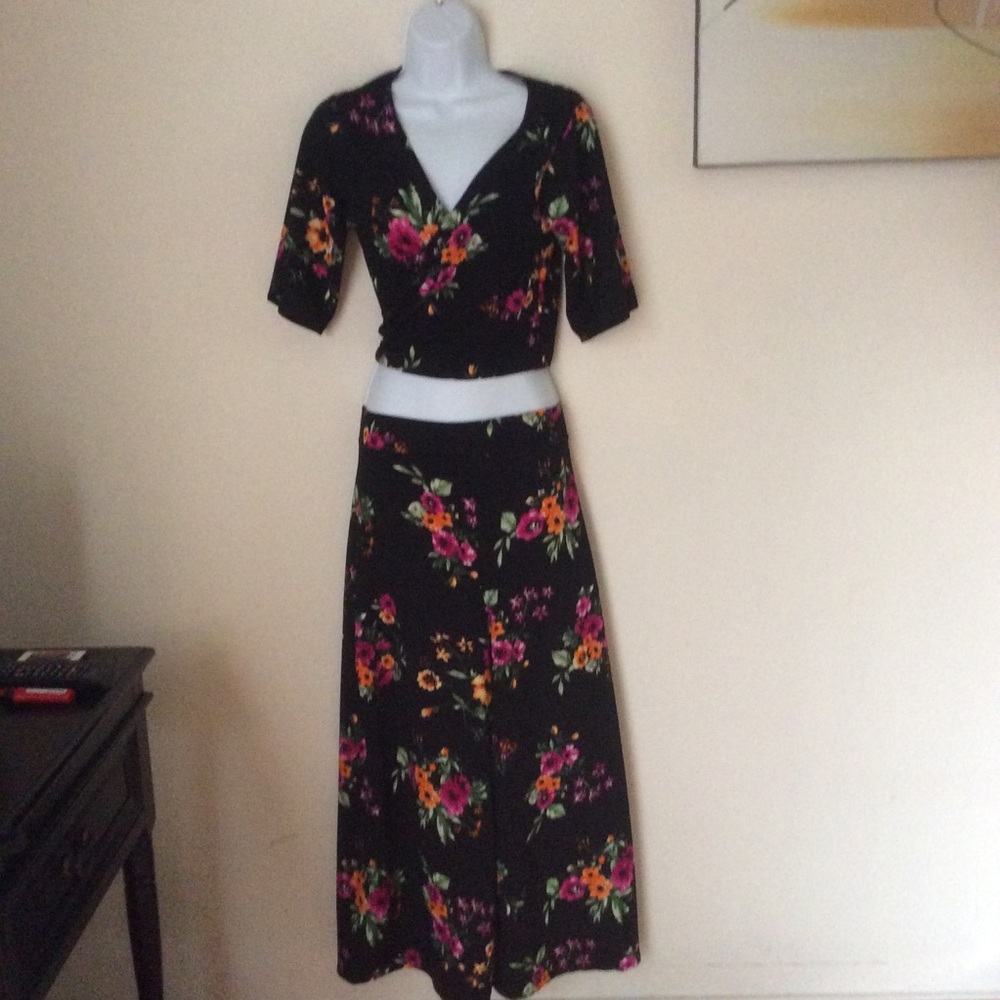Black floral top and pant combo